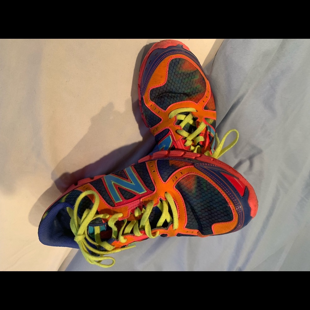 Women’s New Balance tennis shoe